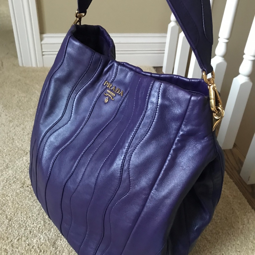 $2K Authentic PRADA Leather Handbag - Picture 3 of 8